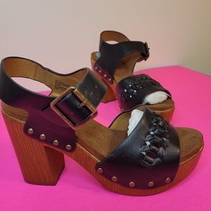 WHITE MOUNTAIN Altheda Platform Heel
Sandals Sz 6.5